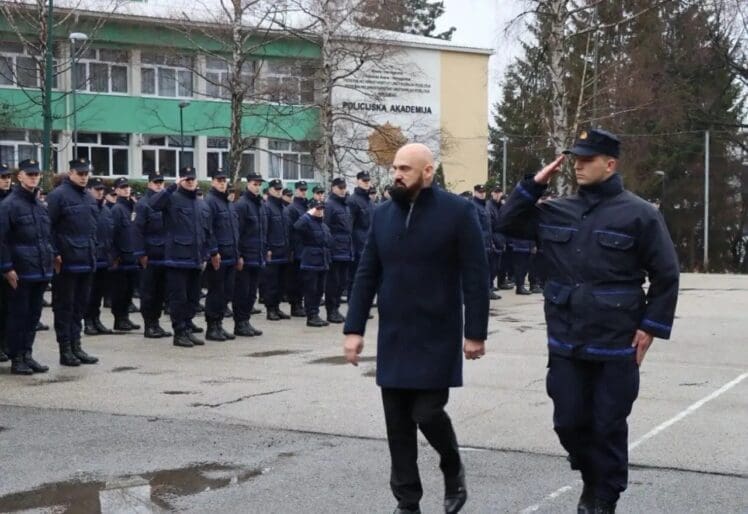 Isak: Federacija će formirati rezervni sastav policije, ako to uradi Republika Srpska