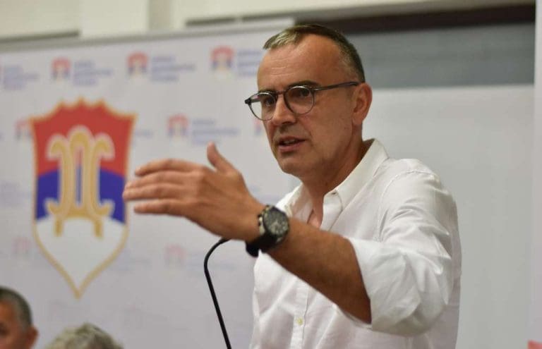 Babalj pozvao Blanušu: Izađi pred Palatu predsjednika i odbrani volju naroda!