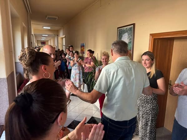 Miličević se vratio na posao, dočekan aplauzom
