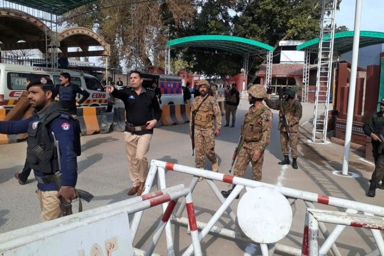 Bombaški napad u Pakistanu: Poginulo najmanje 13 vojnika, povrijeđeno oko 20 ljudi