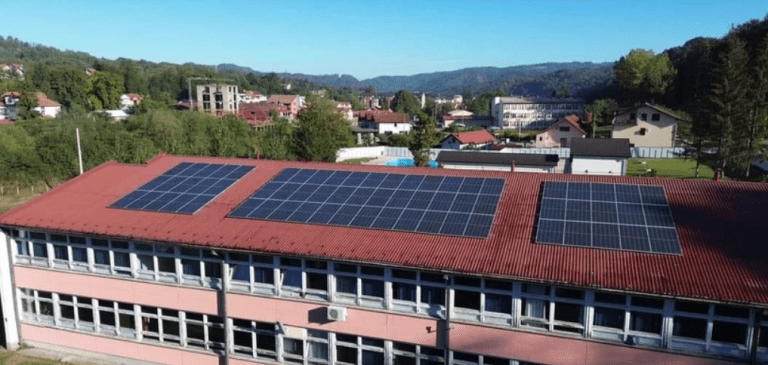 56 solarnih elektrana preuzima kontrolu- Elektroprivreda RS će plaćati višak energije!