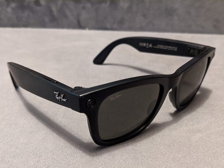 Meta ulaže milijarde u pametne naočare, evo šta sve mogu