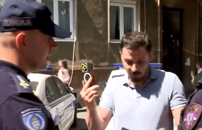 Blokade u Srbiji: Masovna privođenja širom Beograda, privedene dvije studentkinje FDU i njihov profesor Stevan Filipović