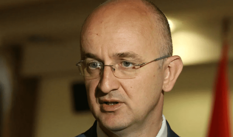Prva reakcija iz SNSD-a na odluku Kristijana Šmita: Koordinisana akcija nanošenja štete Republici Srpskoj