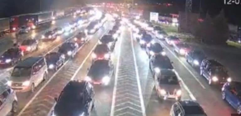 Kolaps na graničnom prelazu:  Kilometarske kolone, obustavili ulazak u zemlju