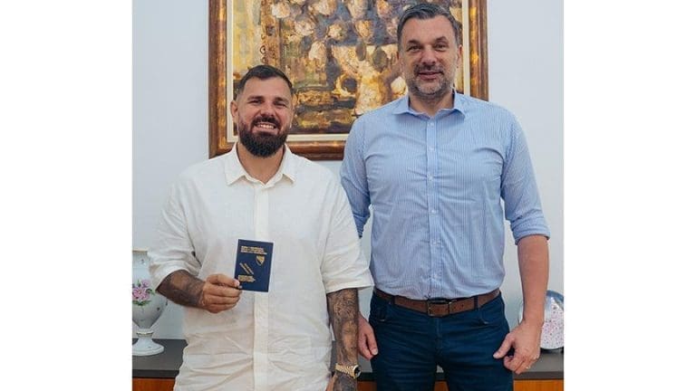 Kristijanu Iličiću uručen diplomatski pasoš BiH