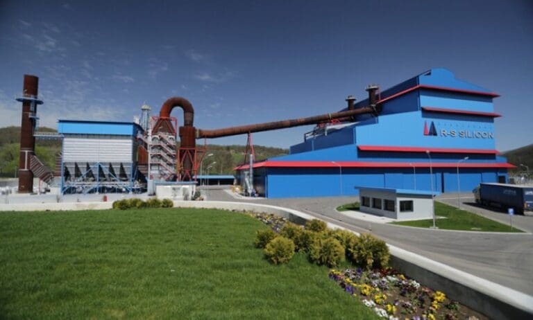 Direktorica fabrike razočarana: Bez posla 95 radnika, a vlast hoda po koridama i parastosima