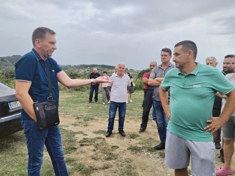 Stari Ugljevik: Klizišta, protesti i pravna klopka