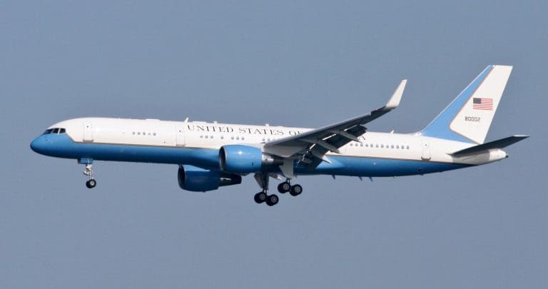 Poletio “Air Force Two”, u njemu je tijelo