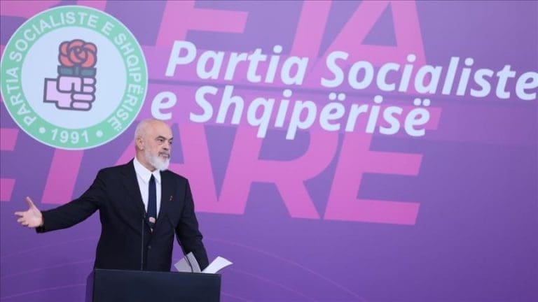 Pogledajte kako izgleda albanska virtuelna ministrica za borbu protiv korupcije