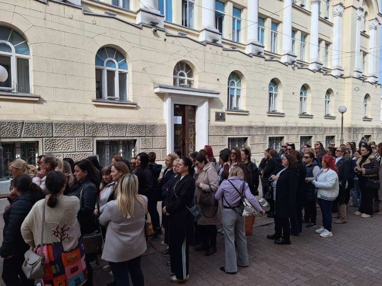 Banja Luka: Vaspitači zvižde Gradskoj upravi!
