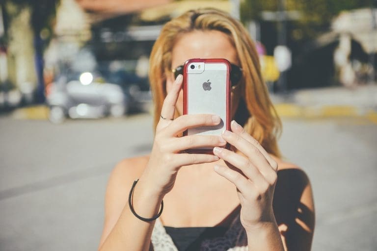 OBJAVIĆU TVOJE SLIKE NA INTERNETU: Pakao osvetničke pornografije u BiH. Konkretni savjeti šta možete uraditi ukoliko ste žrtva ucjene!