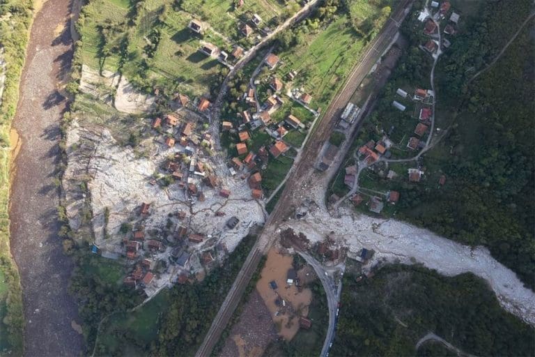 Izvukao na leđima porodicu iz bujice, a onda nestao: Lejla Begović o suprugu Ernadu, heroju Donje Jablanice