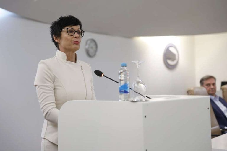 Kos otvorila raspravu o polarizaciji i pojačanoj represiji u Srbiji