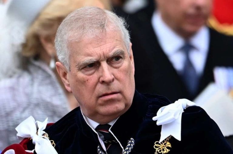 Britanski kralj Charles oduzeo titulu princa bratu Andrewu