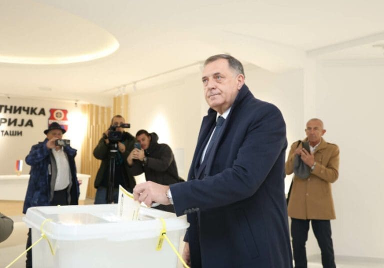 Dodik u ofanzivi: „Lopovu nikad nije lako kad ga uhvatiš u krađi, a mi ih uhvatili!“