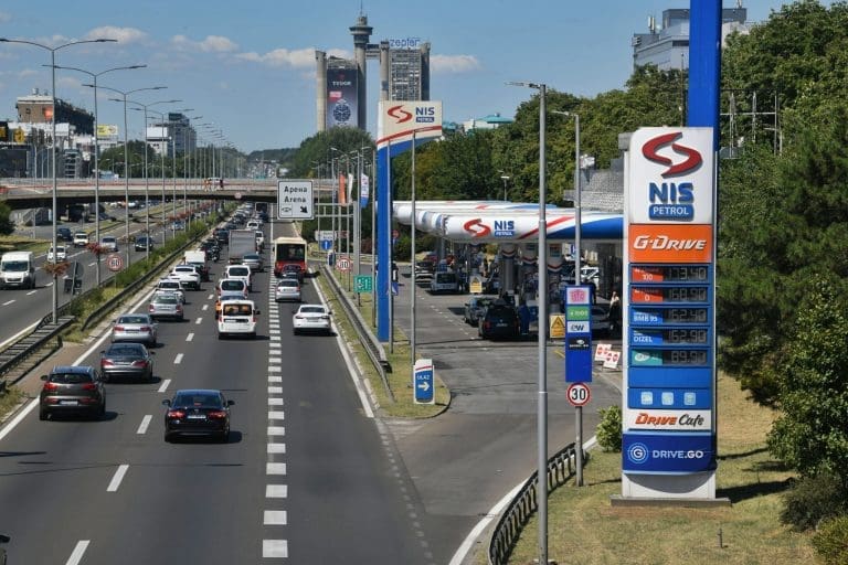 Srbija između sankcija i šatora: Specijalna operacija za Ginisa
