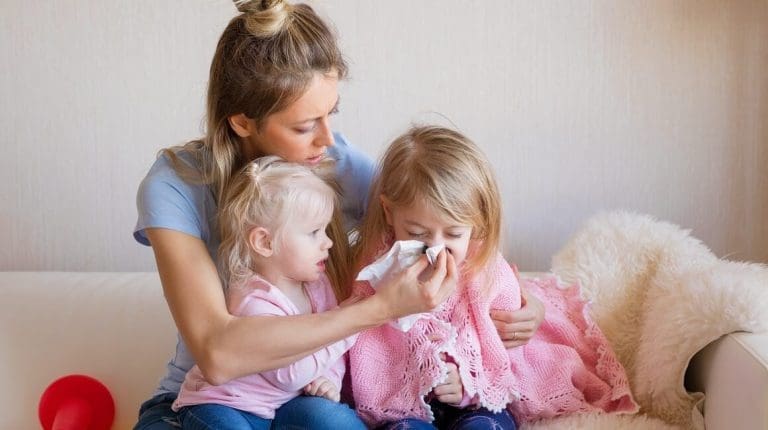 Roditelji, da li ste spremni: Istraživanje otkrilo ko najviše širi viruse