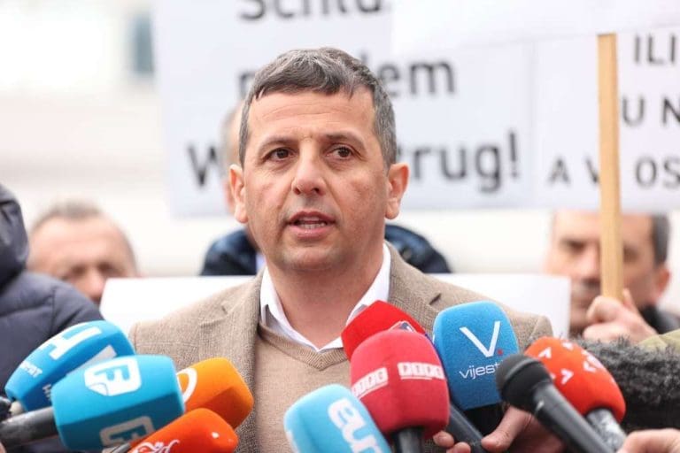 Avdo Avdić: Kako ujediniti Eleka i Vukana – Jutrom za sve Zvonka Komšića!