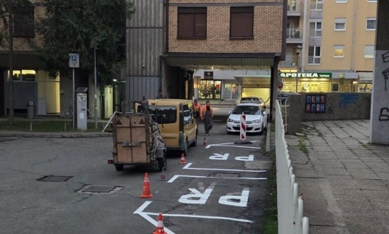 Kako je Banjaluka dobila parking na požarnom putu