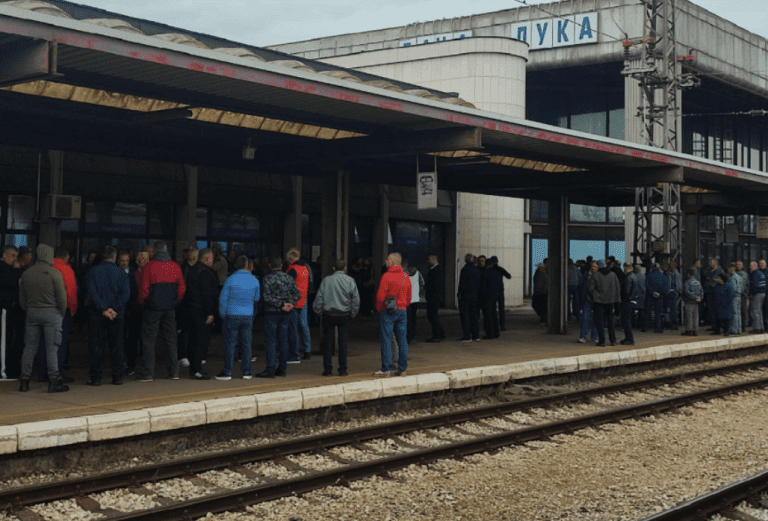 Konkurs za mašinovođe propao po drugi put: Niko neće da vozi za 1.400 KM, odlaze i otpravnici, u najavi protest i blokade