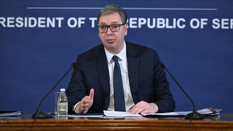 Vučić potvrdio da podnosi ostavku na mjesto predsjednika Srbije: “Izbori za 3 ili 4 mjeseca”