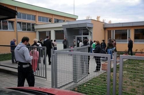 Dojava o bombi u osnovnoj školi u Banjaluci: Učenici evakuisani