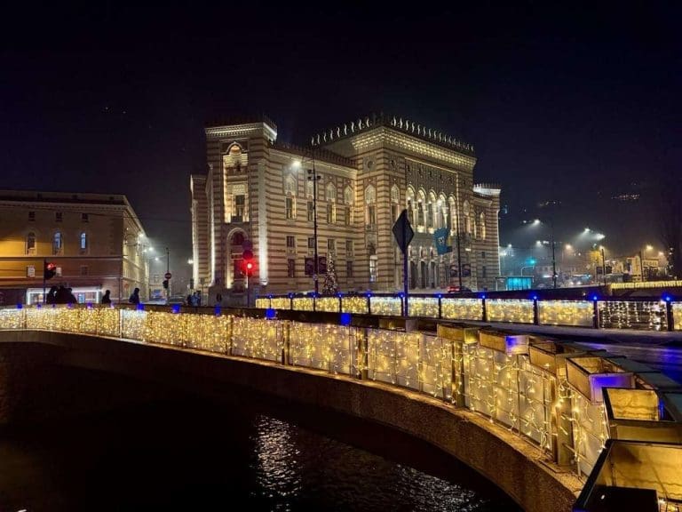 Sarajevo spremno za Javni doček Nove 2026. godine – obustava saobraćaja i detalji programa