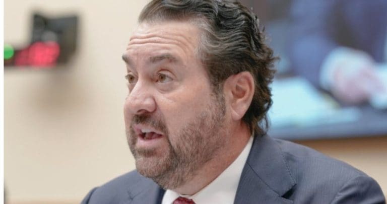 Preminuo je Mark Brnović