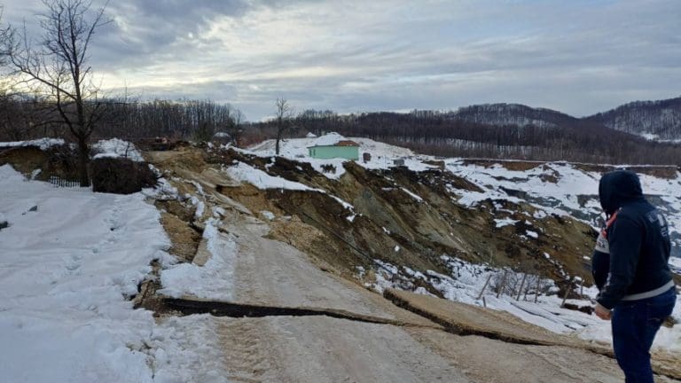 Dogovor u Ugljeviku: Novi put, struja i voda za ugrožena sela, eksproprijacija domaćinstava kod rudarskog kopa
