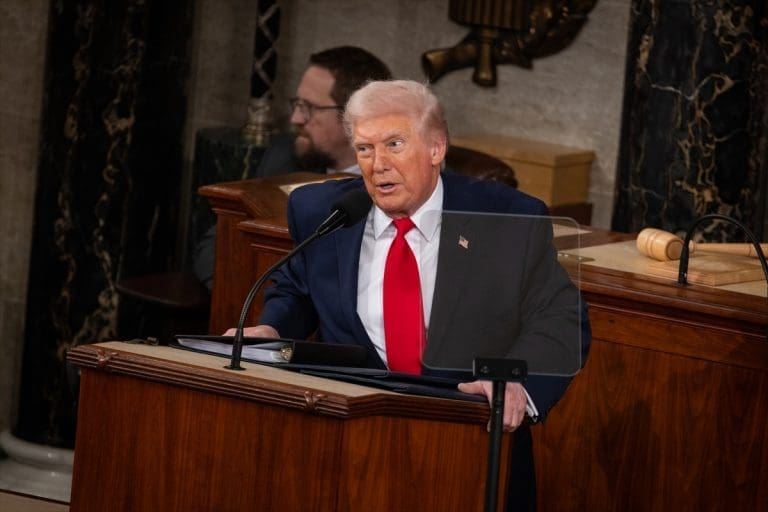 Evo ko stoji iza Trumpovog govora