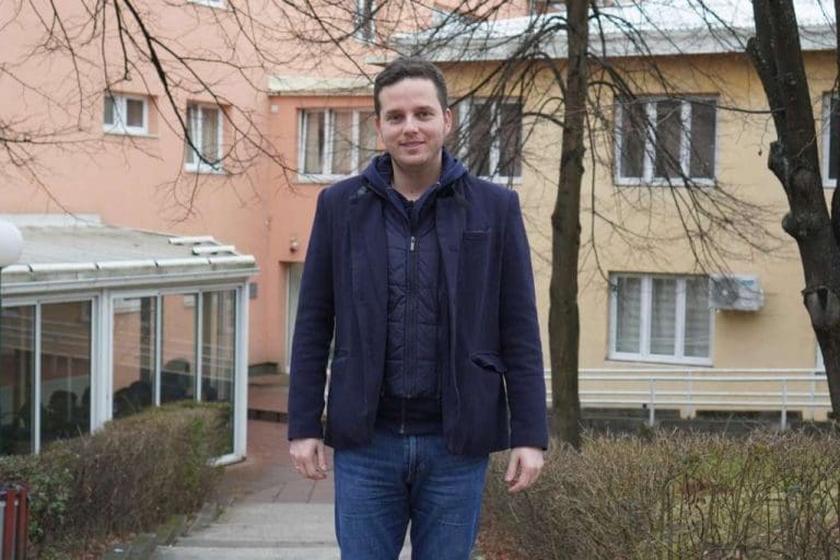 Prvi put: Premijer proveo noć u studentskom domu da bi bolje razumio probleme studenata