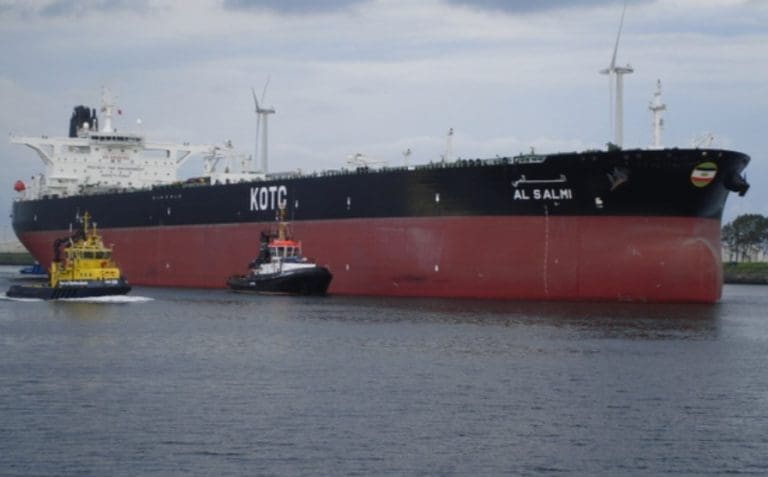Pogođen tanker pun nafte u Dubaiju