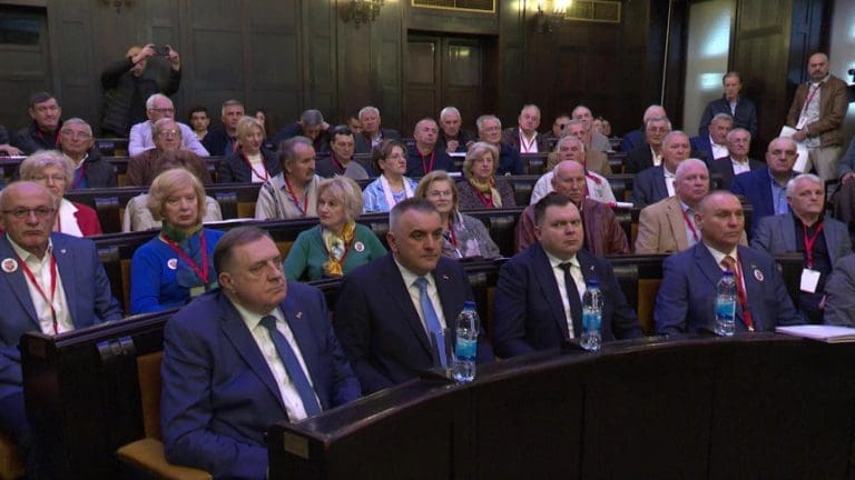 Prave patriote idu u APS, a lažne će u aps zbog pokušaja pljačke!