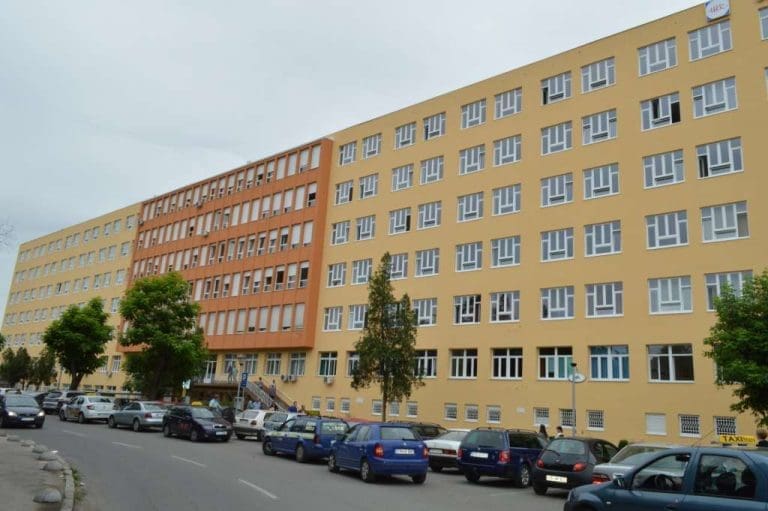 Tuzla: Ljekari upozoravaju na odlazak kadra i najavljuju proteste