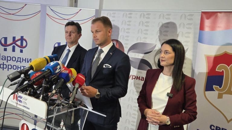 Stanivuković nakon sastanka: Na Trgu Krajine od ponedjeljka brojčanik o zaduženjima
