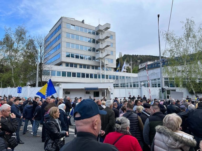 BiH je pod novom političkom opsadom: “Upozorenja o mogućoj podjeli države”