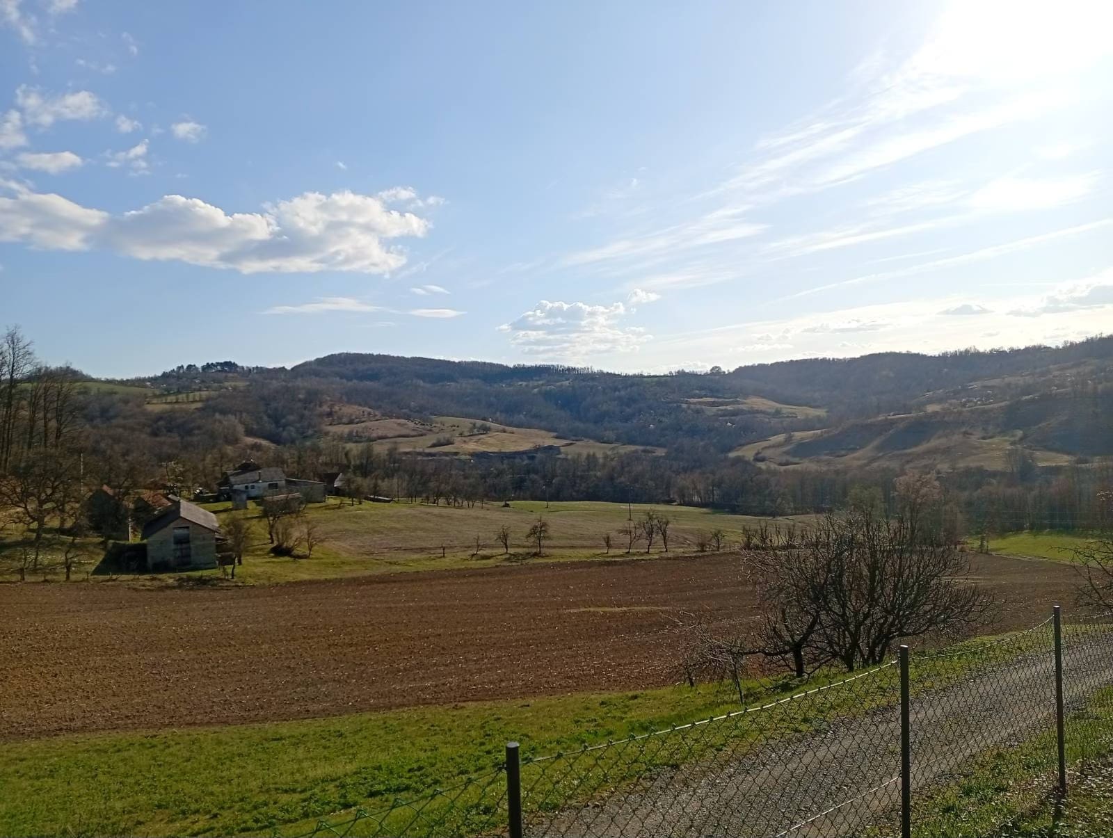 Centar za životnu sredinu (Centar) podnio je tužbu protiv odluke Vlade Republike Srpske (Vlada) kojom se dodjeljuje koncesija za istraživanje uglja na ležištu “Devetaci” kod Novog Grada.