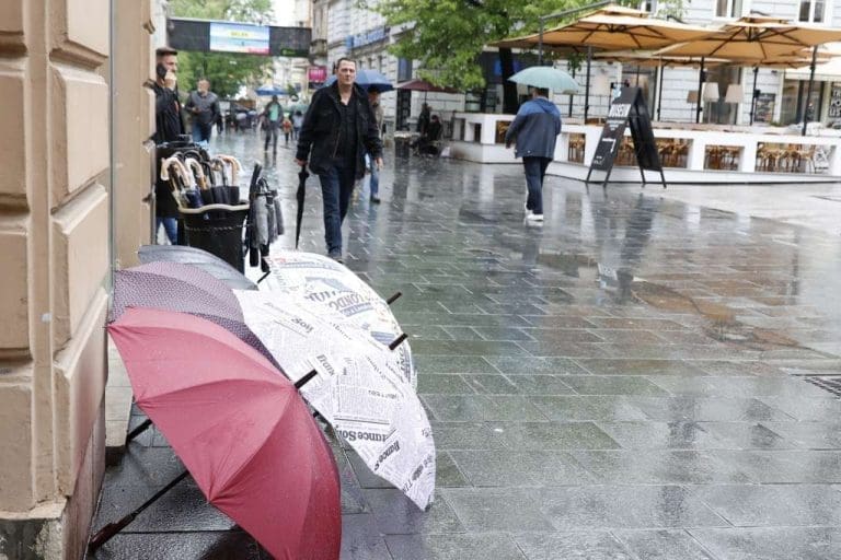 Od srijede oblačno i pljuskovi, pauza, pa opet kiša