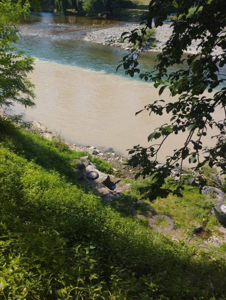 Banjalučki ribolovci zaprijetili blokadom bagera: “Ovo je genocid nad Vrbasom”