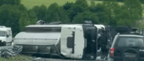 Prevrnula se cisterna mlijeka na auto-putu “Banjaluka-Doboj”