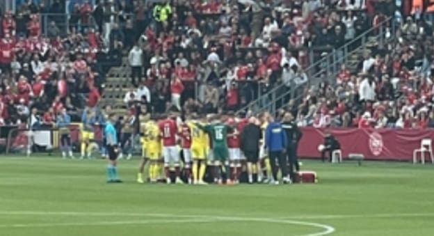 Eriksen se ponovo srušio na terenu