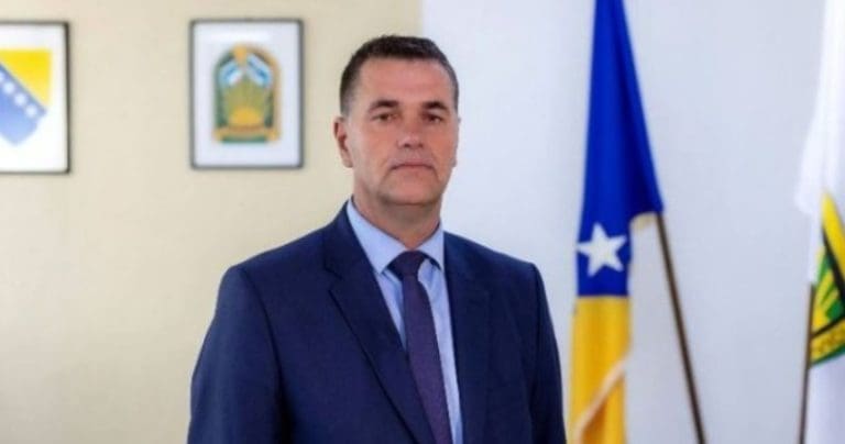 Procurio šokantan snimak političke trgovine u Banovićima: ‘Napiši šta želiš za ženu, zeta, kćerku’