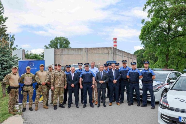 EU donirala 12 vozila vrijednih 790.000 KM za jačanje upravljanja migracijama u FBiH
