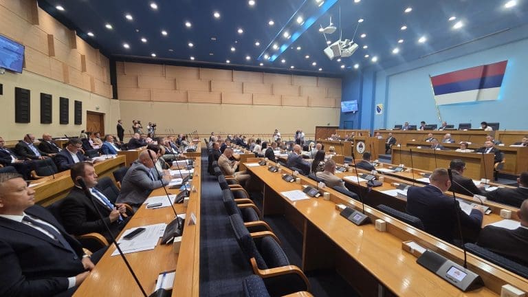 Sjednica NSRS: Evo kome se povećavaju plate za 5%
