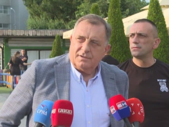Dodik se izvinio pretučenim građanima tokom racije u Enigmi i priznao grešku MUP-a