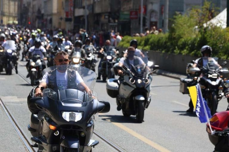 Oko 2.500 učesnika 15. Moto maratona iz Sarajeva krenulo prema Srebrenici